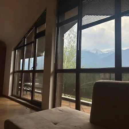 Floor And Mountain Views Lägenhet Razlog