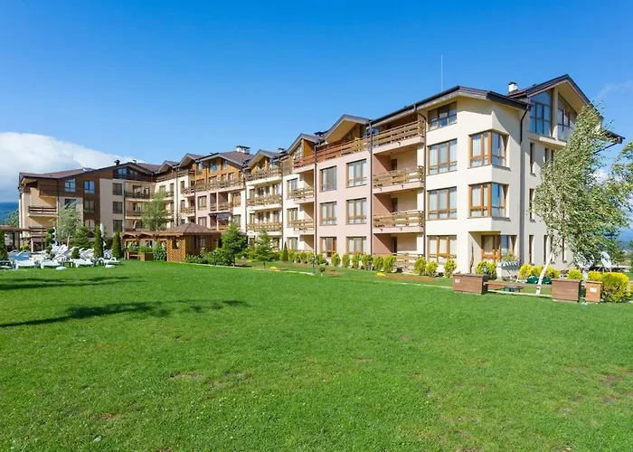 Floor And Mountain Views شقة *